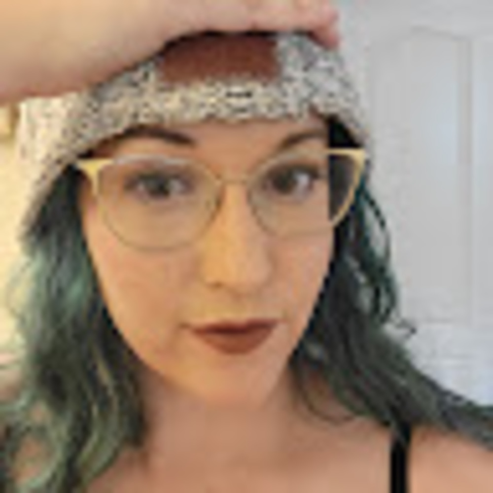 Meet your Posher, Stephanie